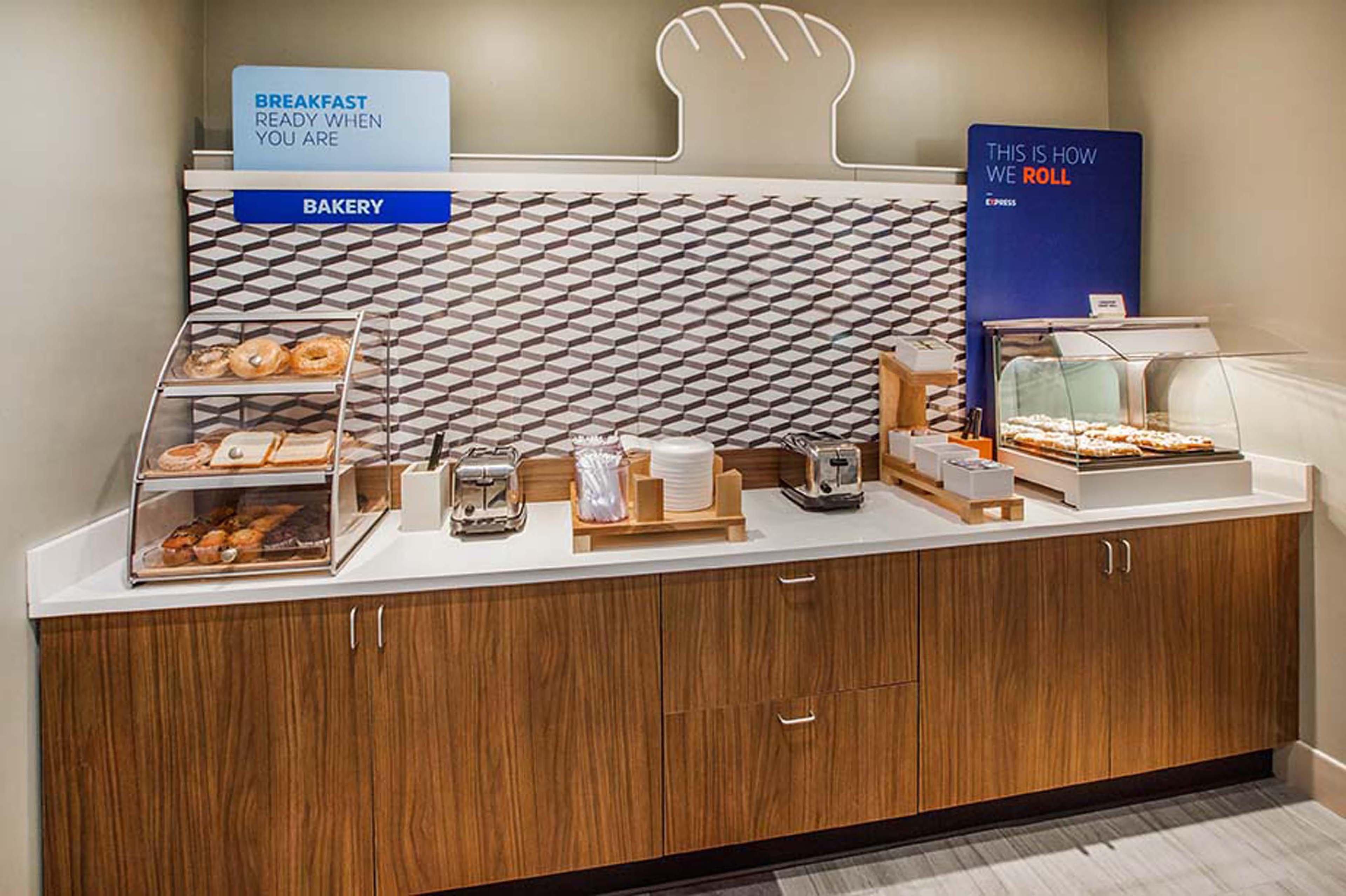 Holiday Inn Express Athens By Ihg Экстерьер фото